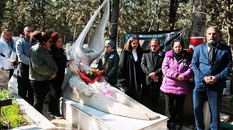 Özgecan Aslan Mezarı