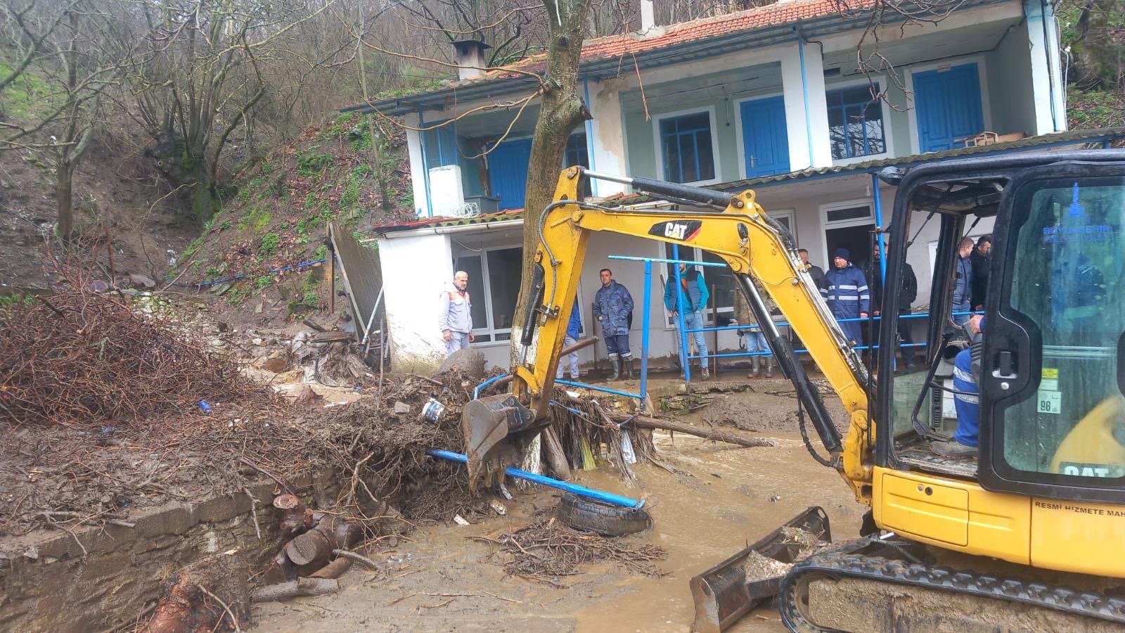 Sağanakta İzmir Seferber Oldu! 2