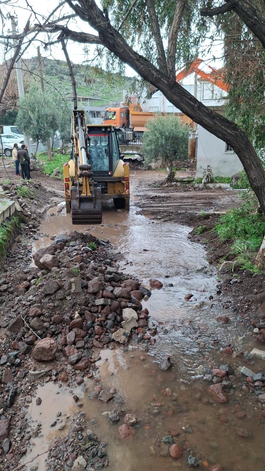 Sağanakta İzmir Seferber Oldu! 3