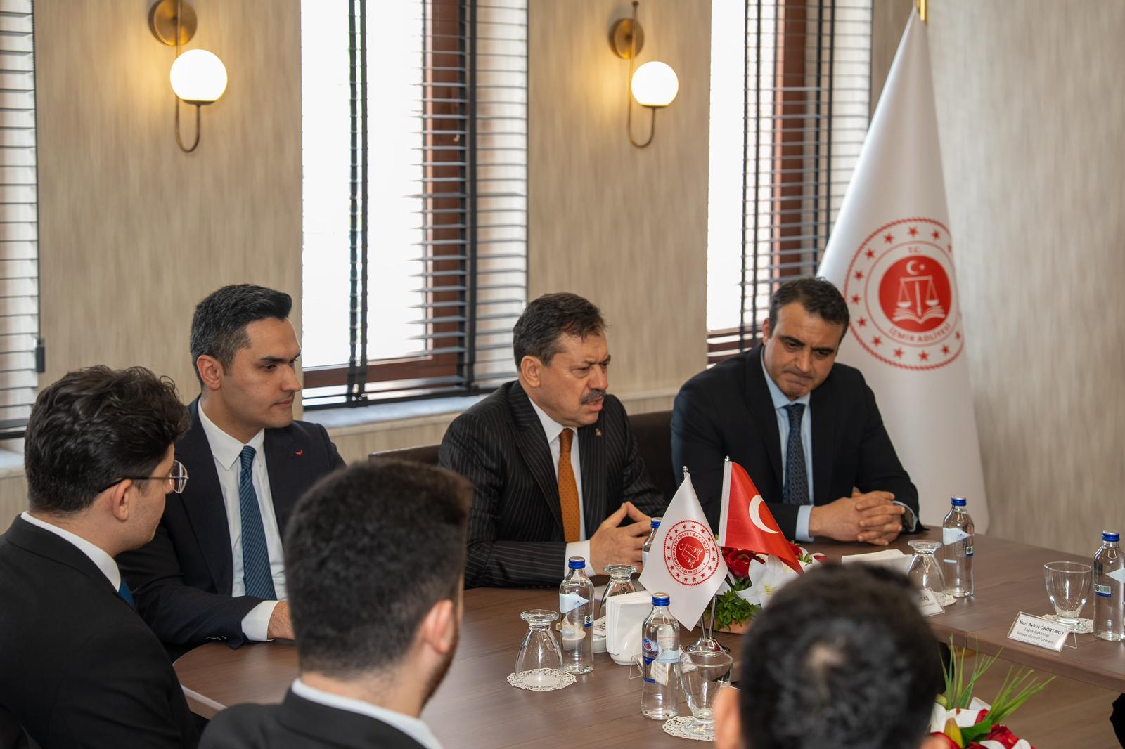 Yüksek düzeyli katılım ve protokol açılışı