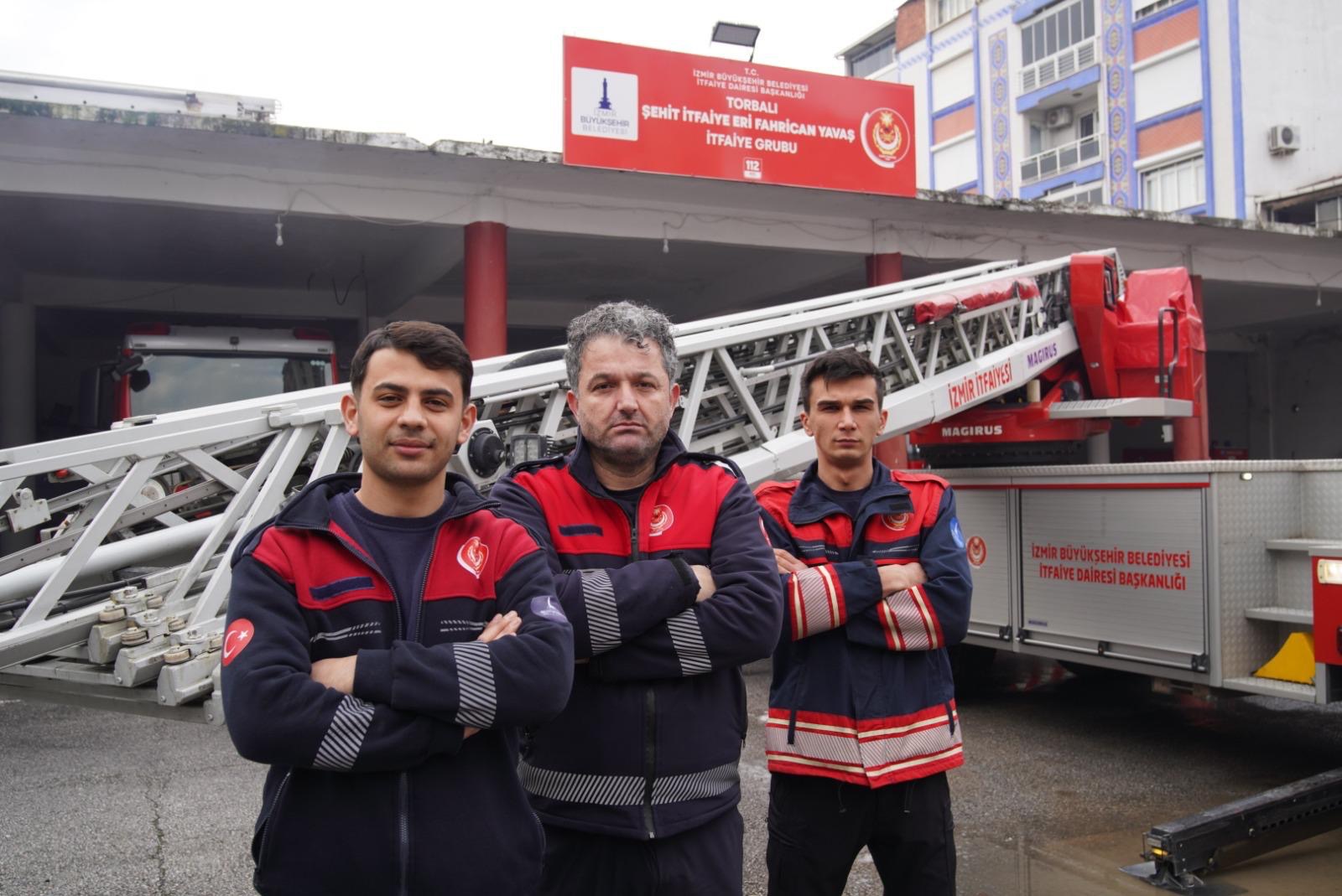 Torbalı’da Umut Veren Kurtarma. Köpek Üçüncü Kattan Sağ Çıkarıldı2