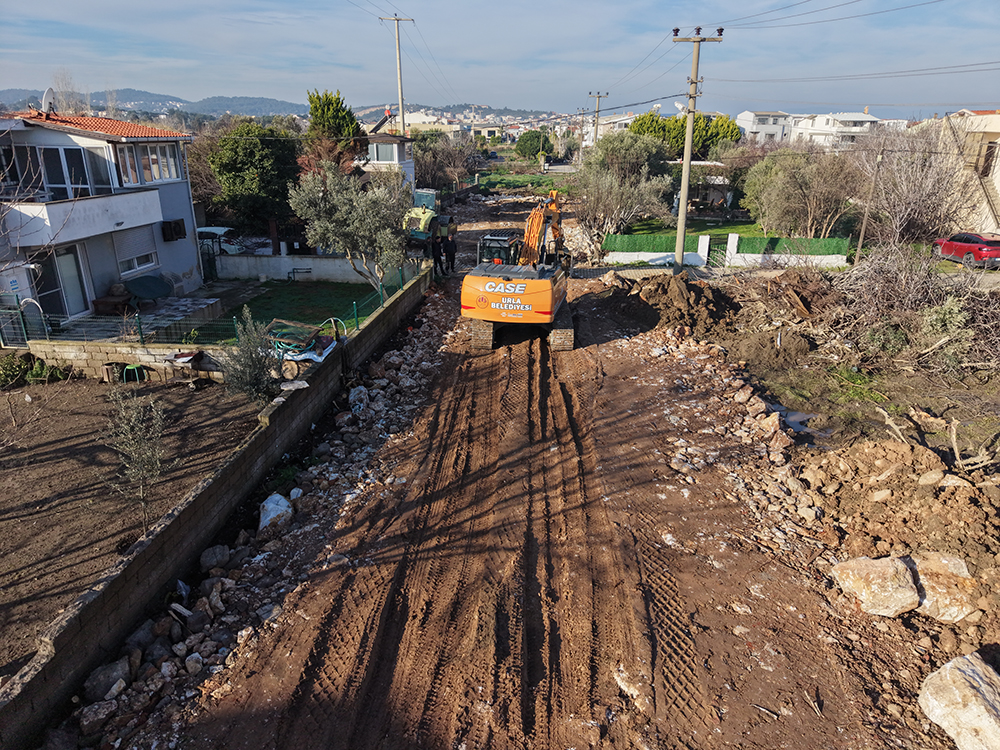 Urla’nın Dört Bir Yanında Eş Zamanlı Çalışmalar Devam Ediyor (1)