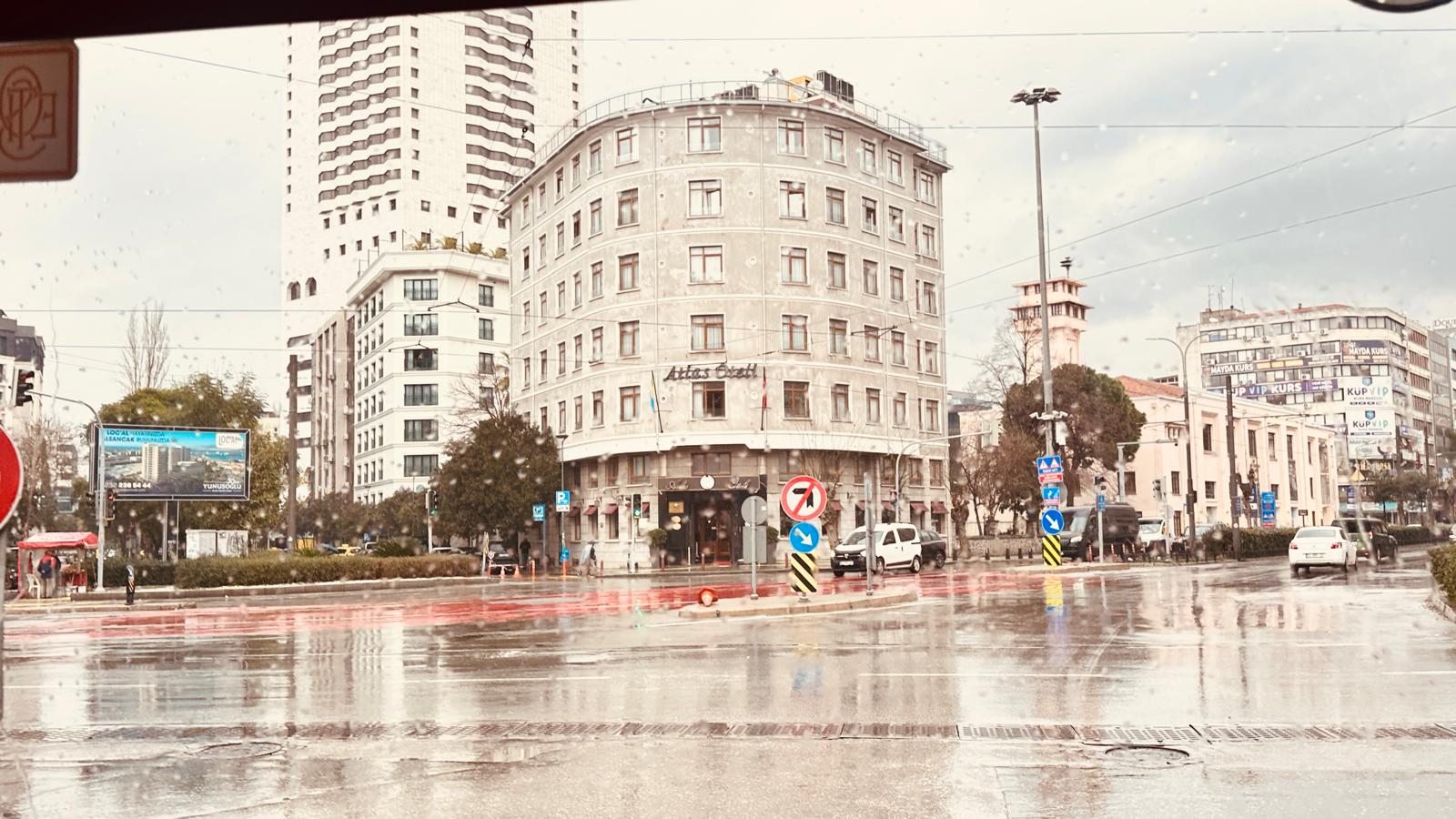 Yagmur Yagdi Boyle Oldu1