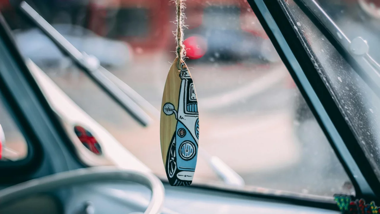 1904584 Sosyal Medya Bunu Konusuyor Dikiz Aynasina Oto Kokusu Asmak Yasaklandi Mi 69C0Eb8Be944A