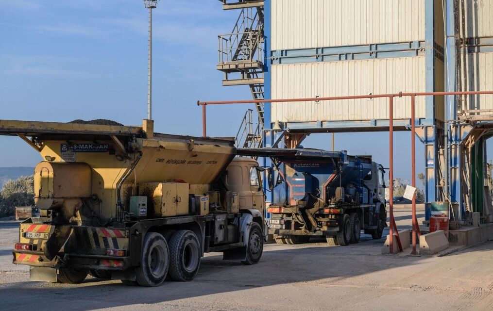 İzmir’in yolları İZBETON ile yenileniyor: Hedef kesintisiz konfor