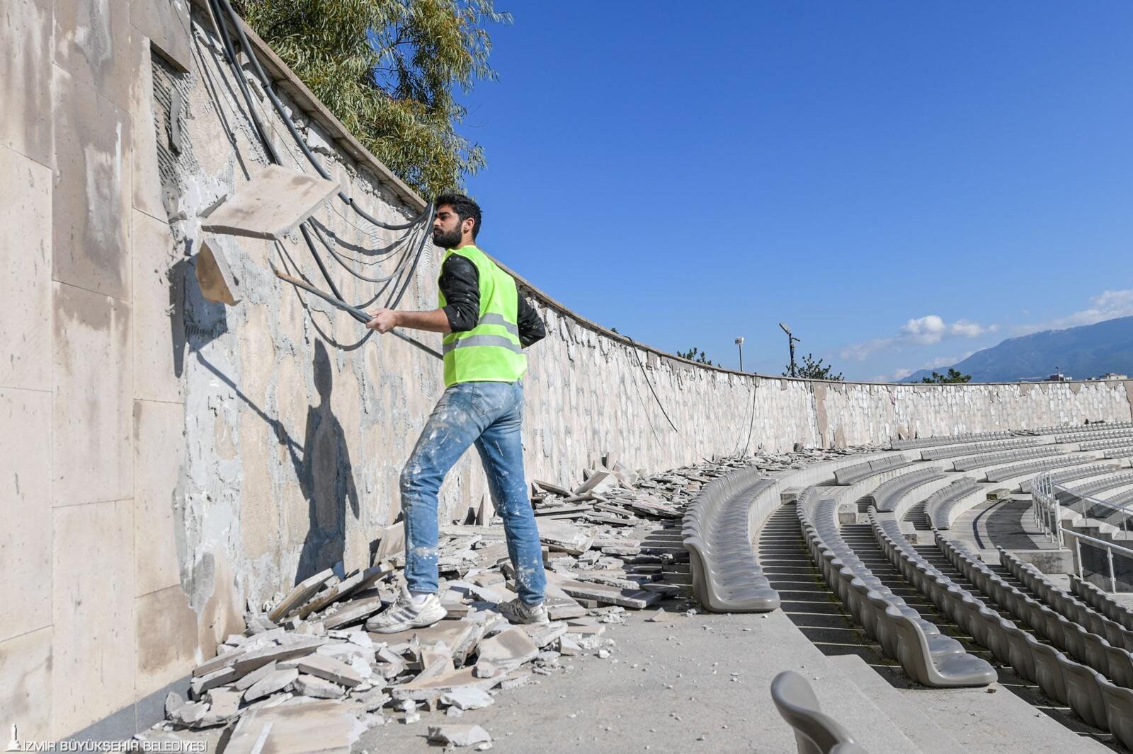 Aşık Veysel Amfi Tiyatro Tadilat 3