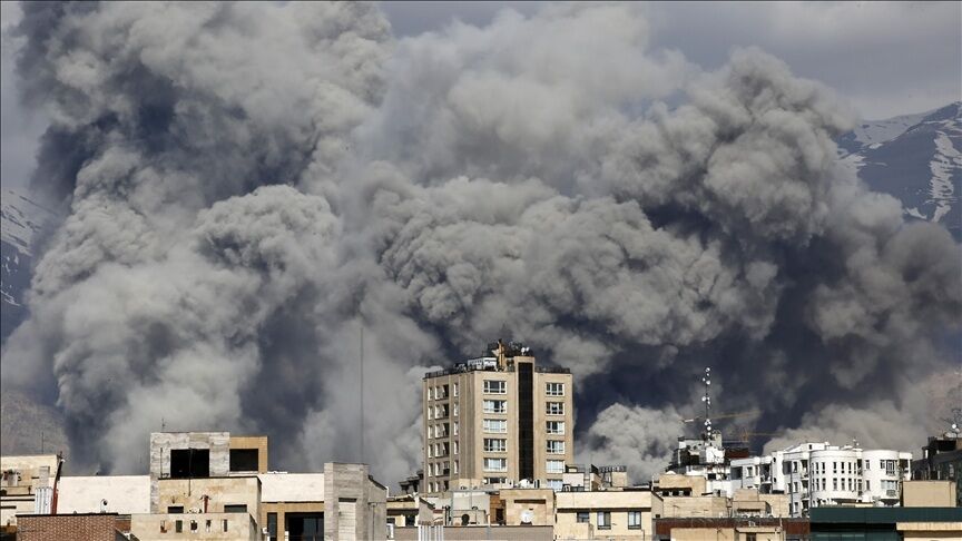 İran balistik füzeleriyle misillemede bulunuyor
