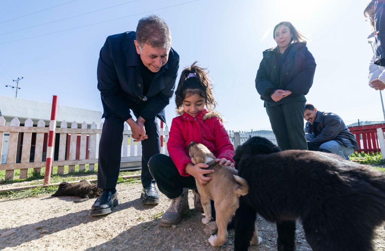 Doğada sevgi yürüyüşü: Üniversiteli gençlerle el ele