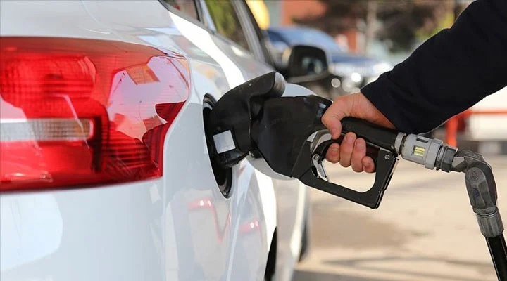 Benzine Zam Geldi! Yeni Fiyatı Belli Oldu!