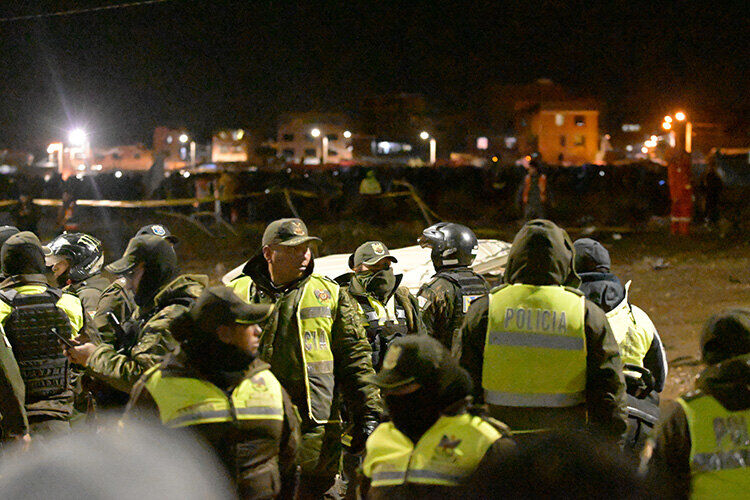 Bolivya'da düşen uçağın kara kutusu aranıyor