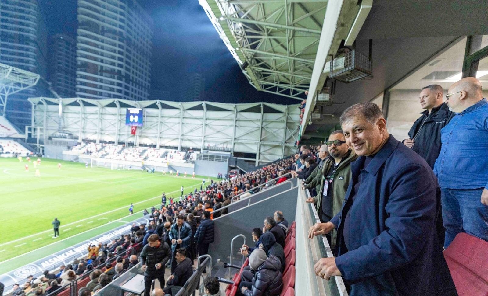 Cemil Tugay Karşıyaka Stad