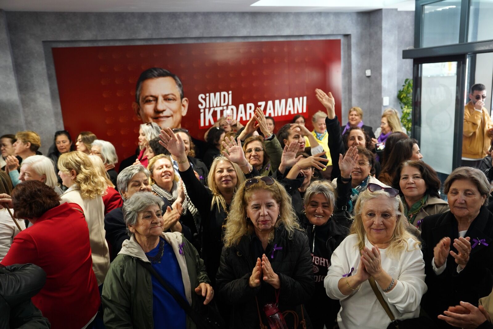 “Kadınların özgür yarınlarına katılıyorsunuz”