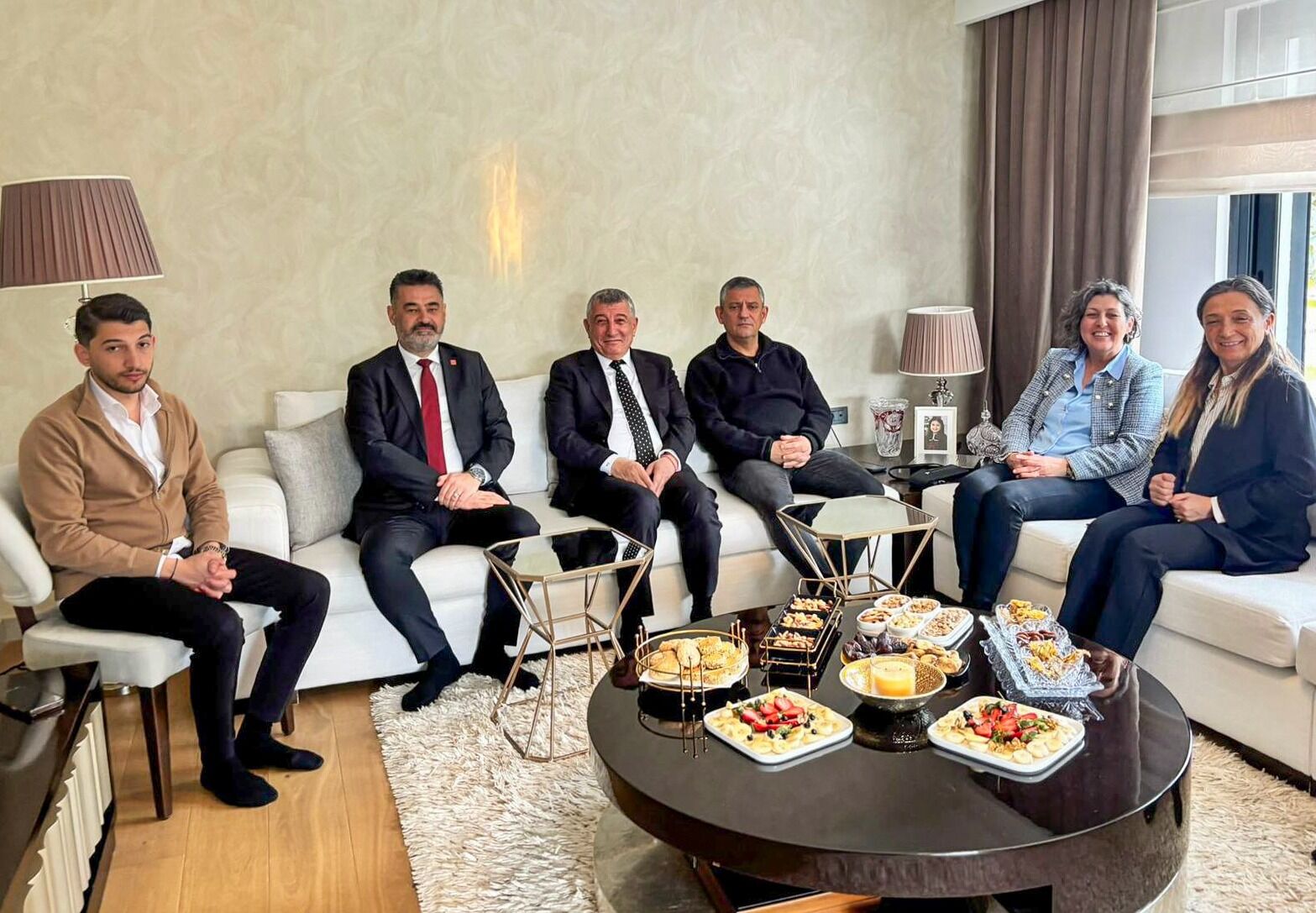 Güzelbahçe Belediye Başkanı Mustafa Günay’a taziye ziyareti