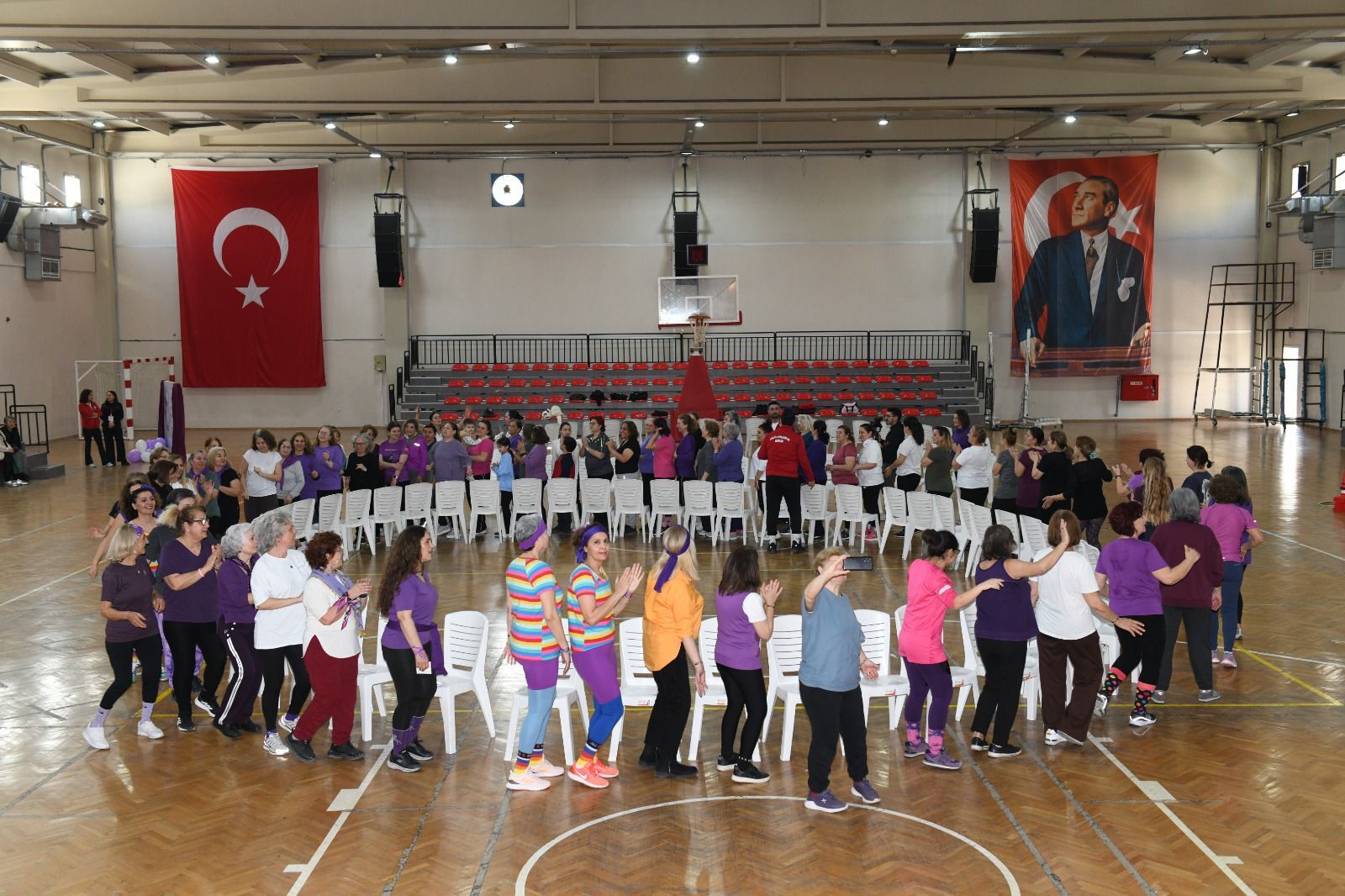 Sporlar yapıldı, kermesler kuruldu