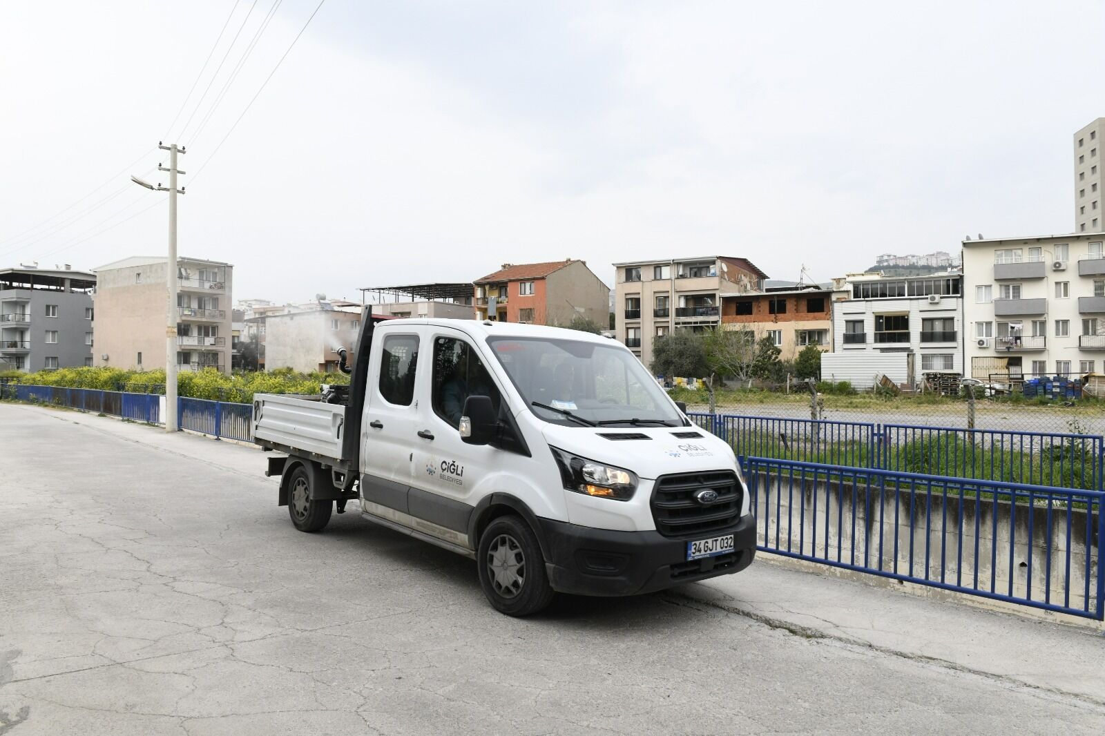 Sinek ilaçlama çalışmaları aralıksız sürüyor