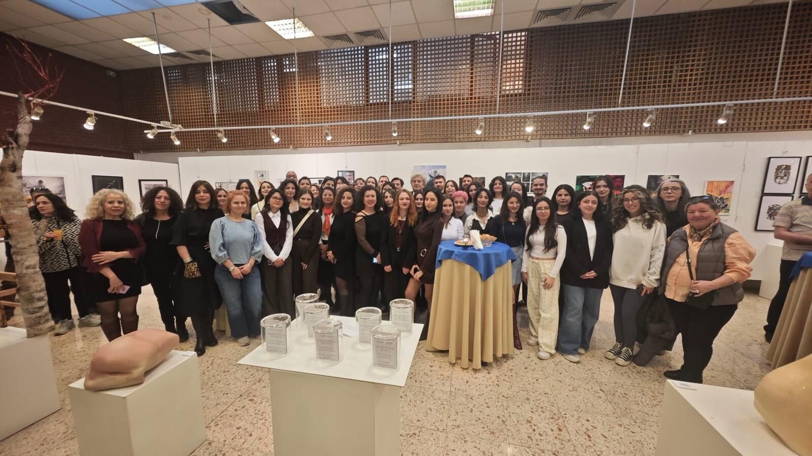 Akademik derinlik ve sanatsal kimliğin buluşması