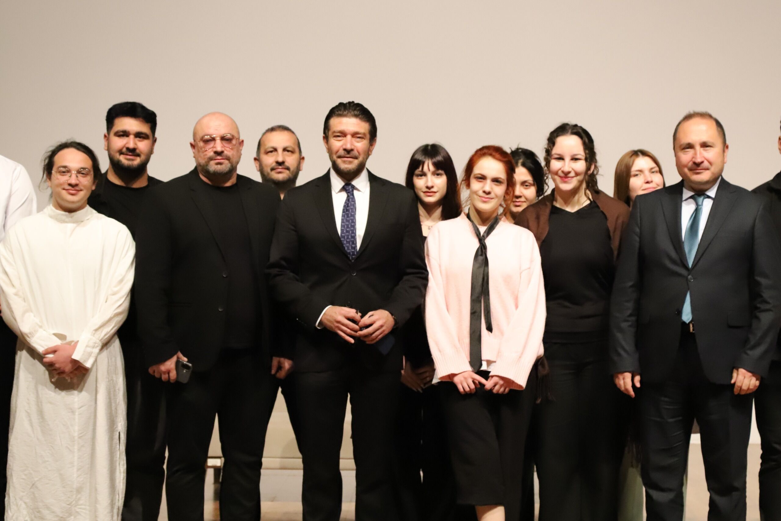 Genç yeteneklerle sahne arkası buluşması