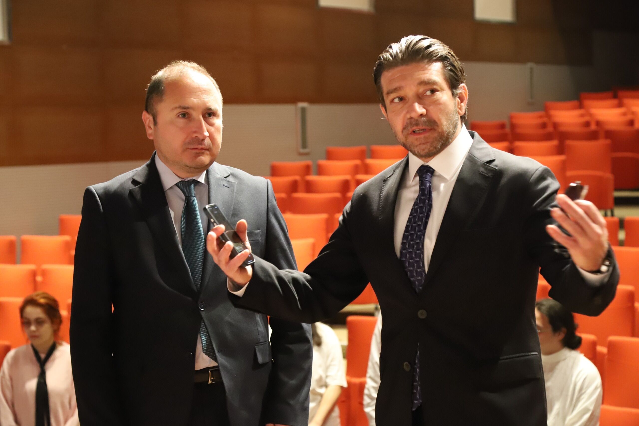 Devlet tiyatroları oyunları üniversite sahnesine taşınıyor