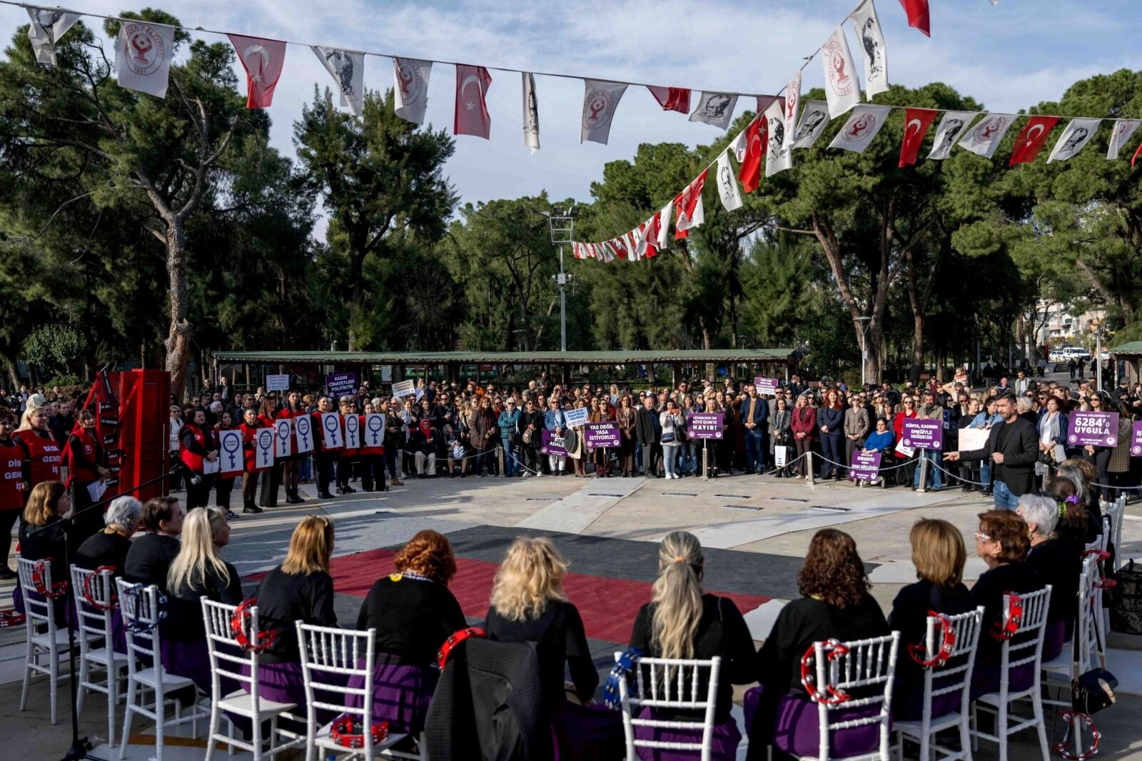 Arzu Çerkezoğlu: "Örgütlü kadın düzeni değiştirir"