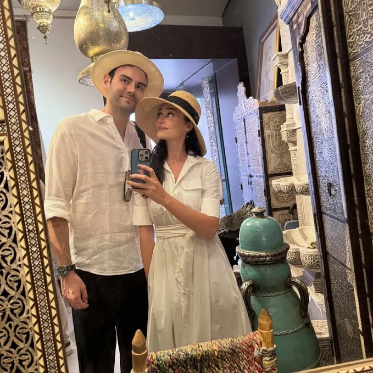 Esra Bilgiç Ve Faruk Sabancı 3