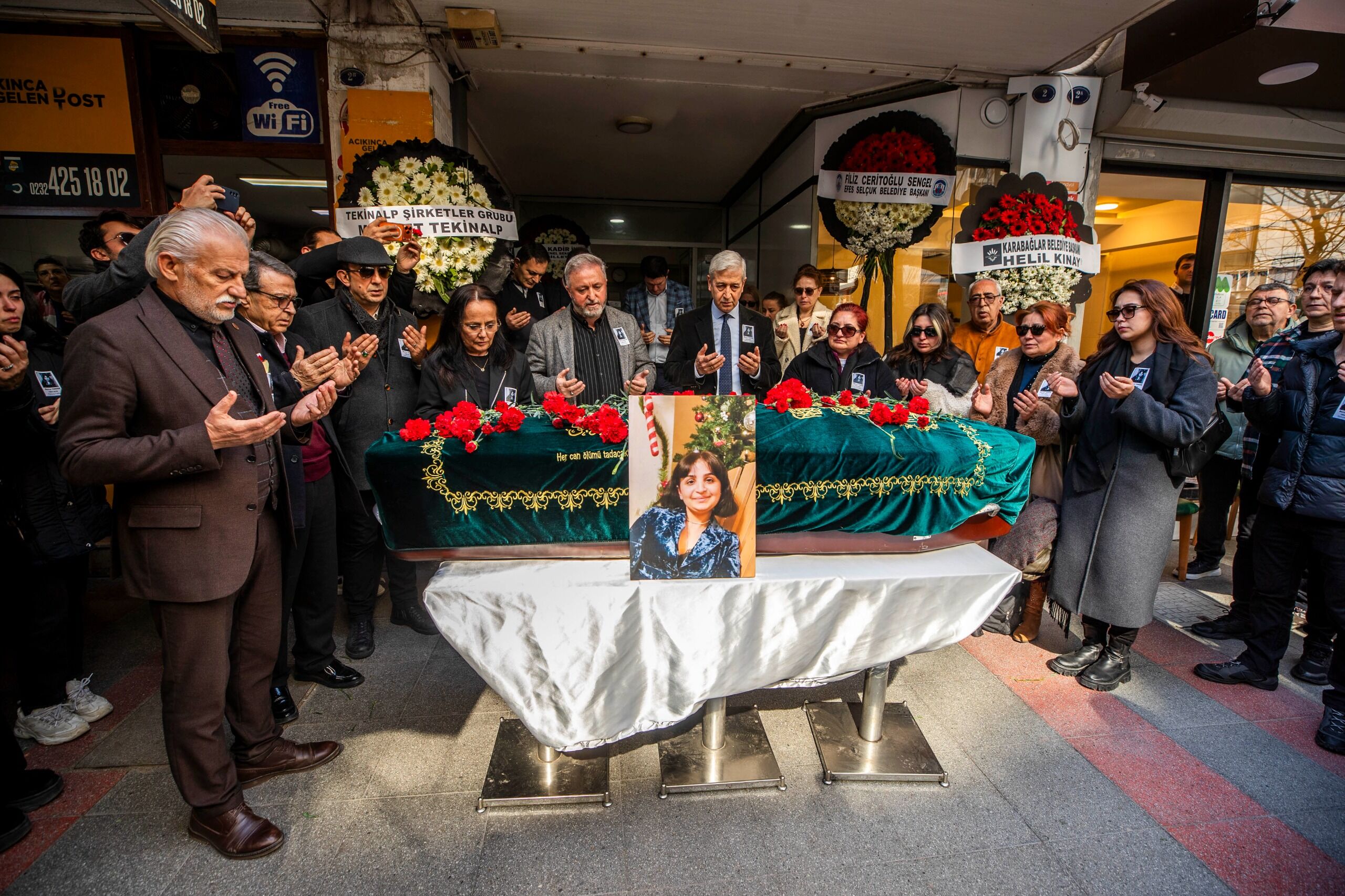 Gazeteci Burcu Yanar 4