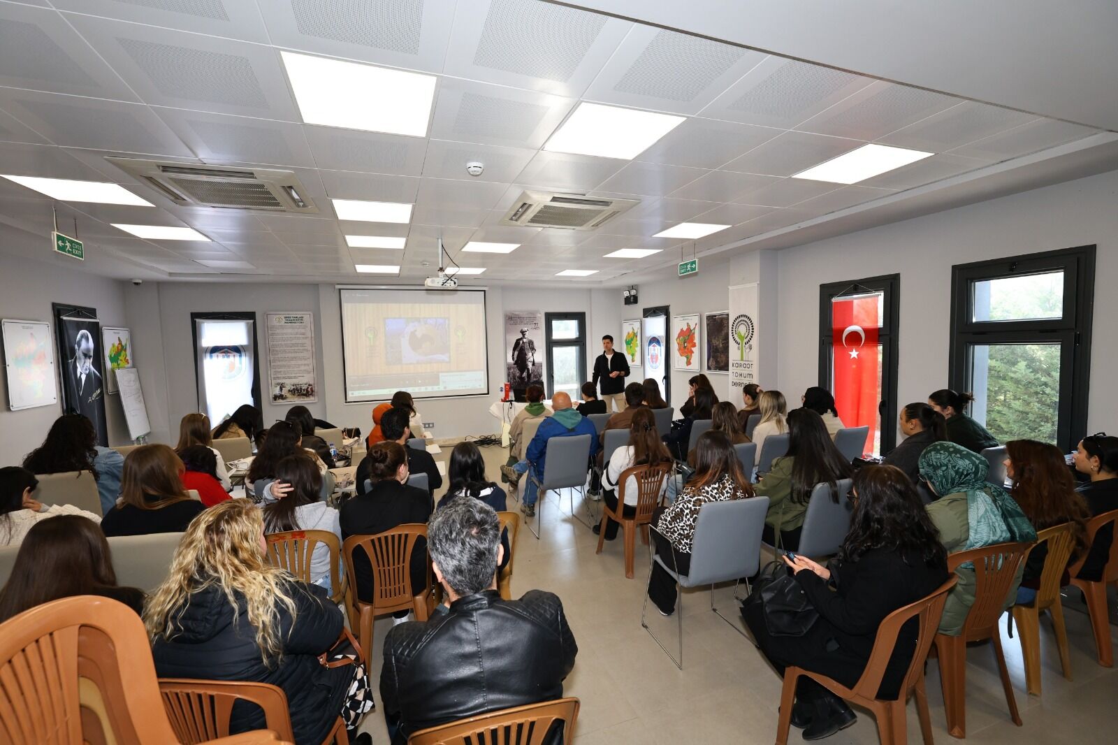 Sivil toplum kuruluşları nitelikli insan kaynağı bekliyor