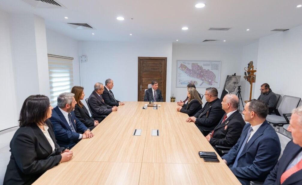 Şehit derneklerinden Başkan Tugay’a nezaket ziyareti