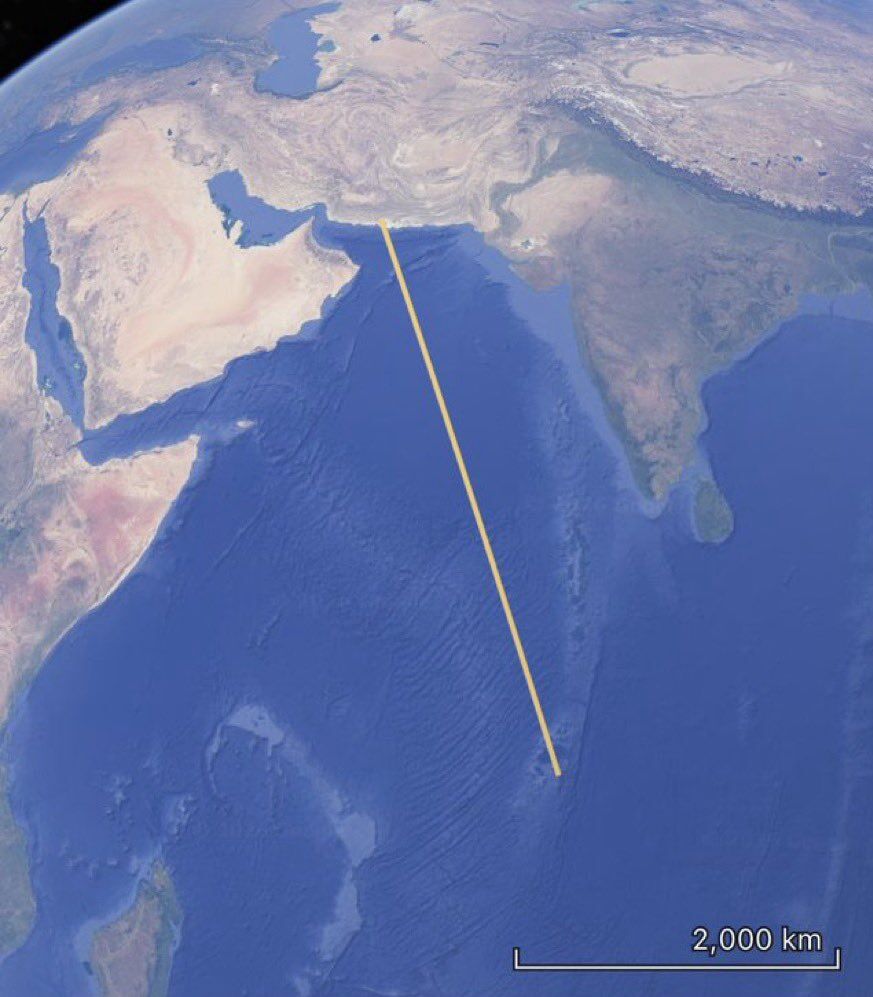 İran'dan 4 bin km'lik füze saldırısı