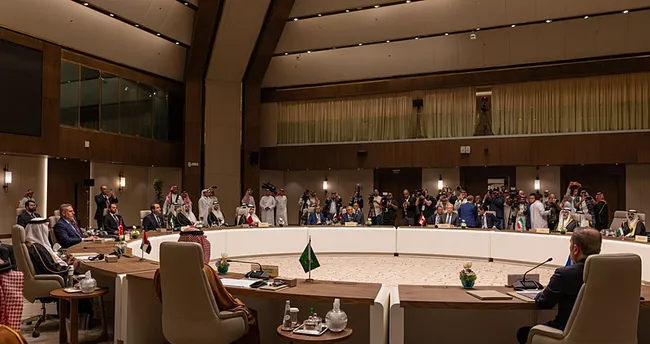 İran'a Saldırıları Durdurma Çağrısı