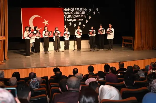 İstiklal Marşı Arapça Okundu, Chp Ve Mhp'den