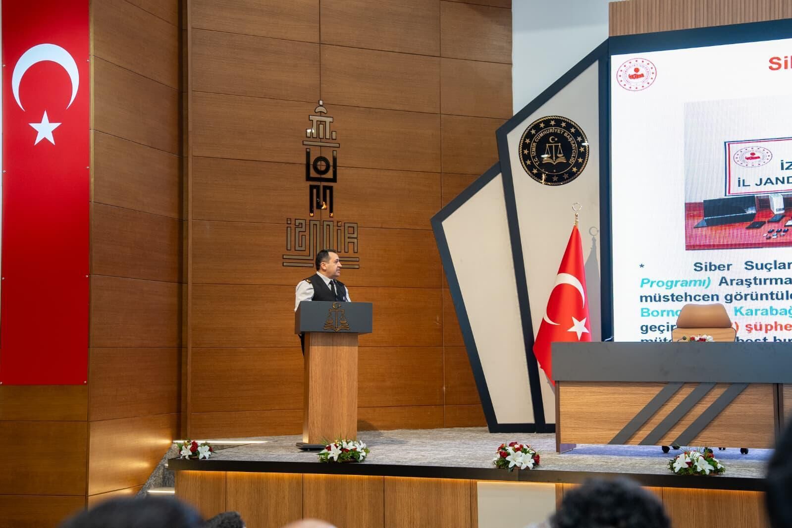 Uzmanlardan kritik sunumlar: Siber takip ve bağımlılıkla mücadele