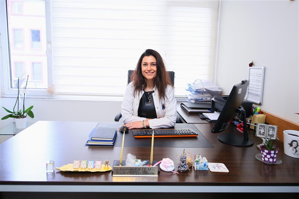 İzmir Eğitim Diş Hastanesi Diş Hekimi Yudum Ertem