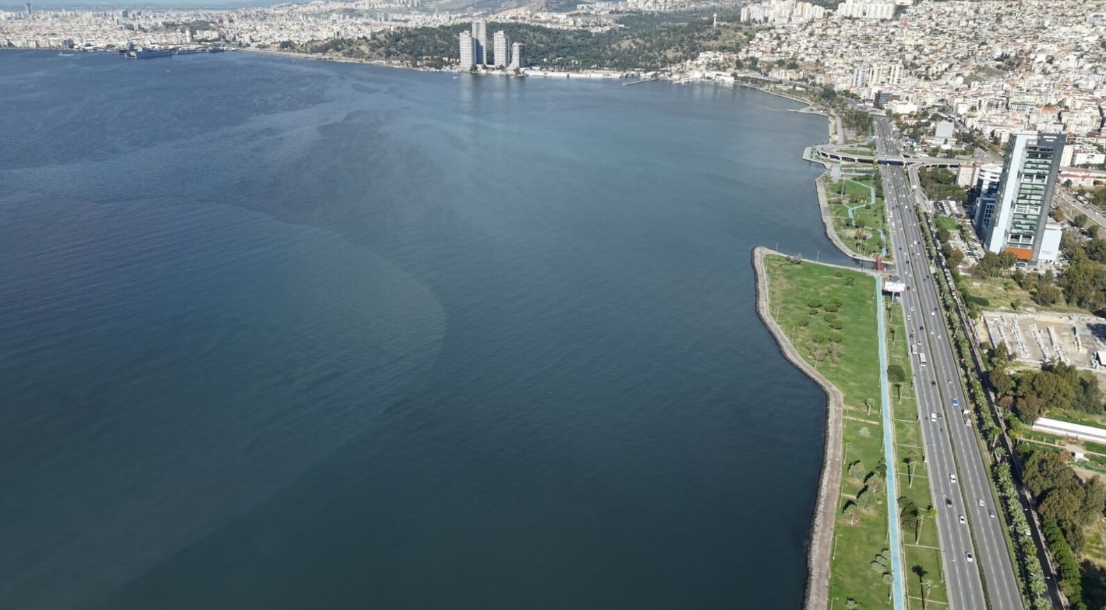 Deniz tabanından devasa kütle: 50 bin kamyonluk Balçık çıkarıldı