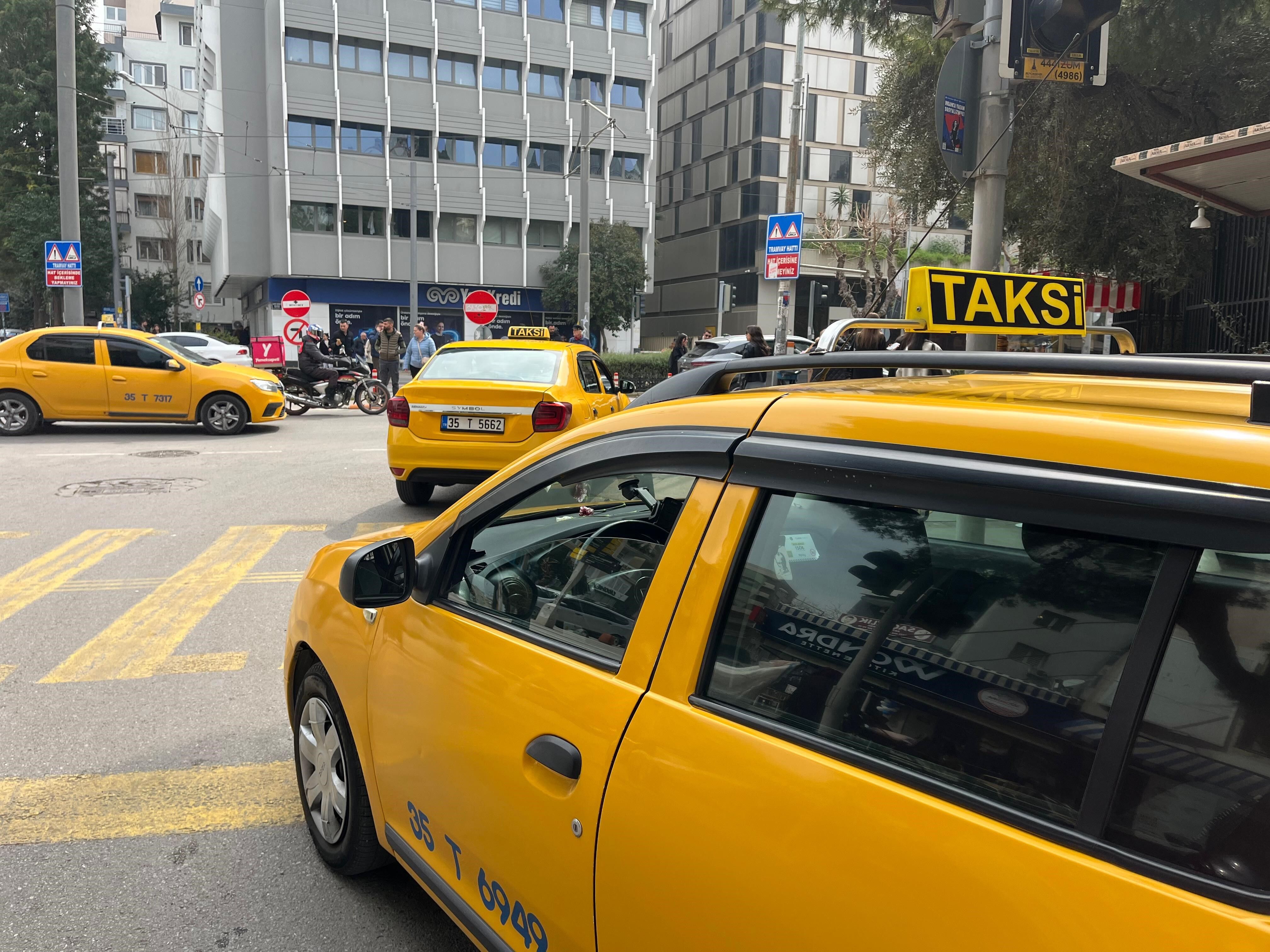 Izmir Taksiciler Ihale Tepkisi (2)