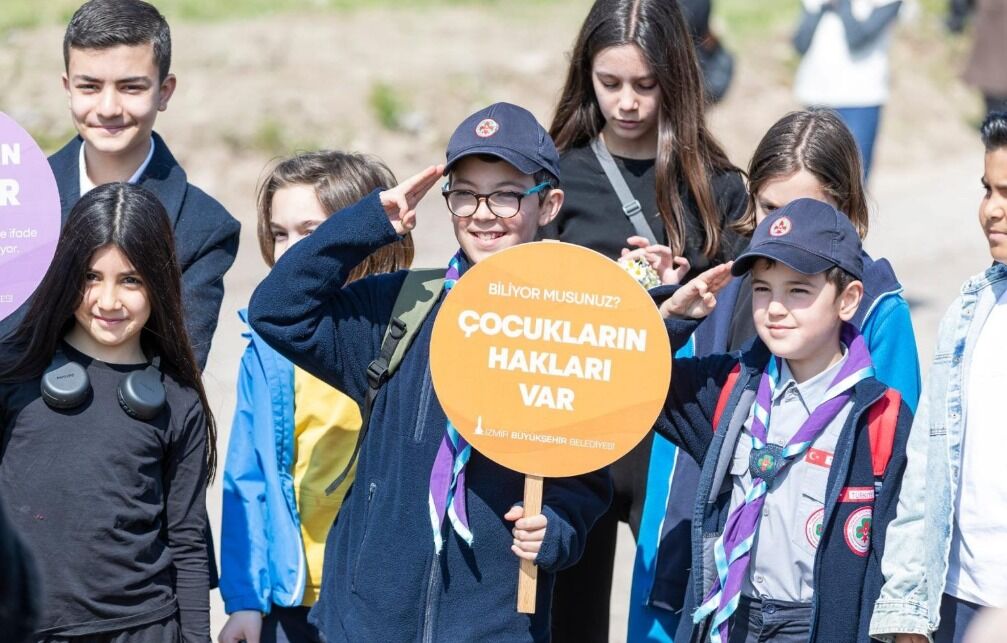 Çocuk Meclisi’nin talebi gerçeğe dönüştü: İlk fidanlar toprakla buluştu