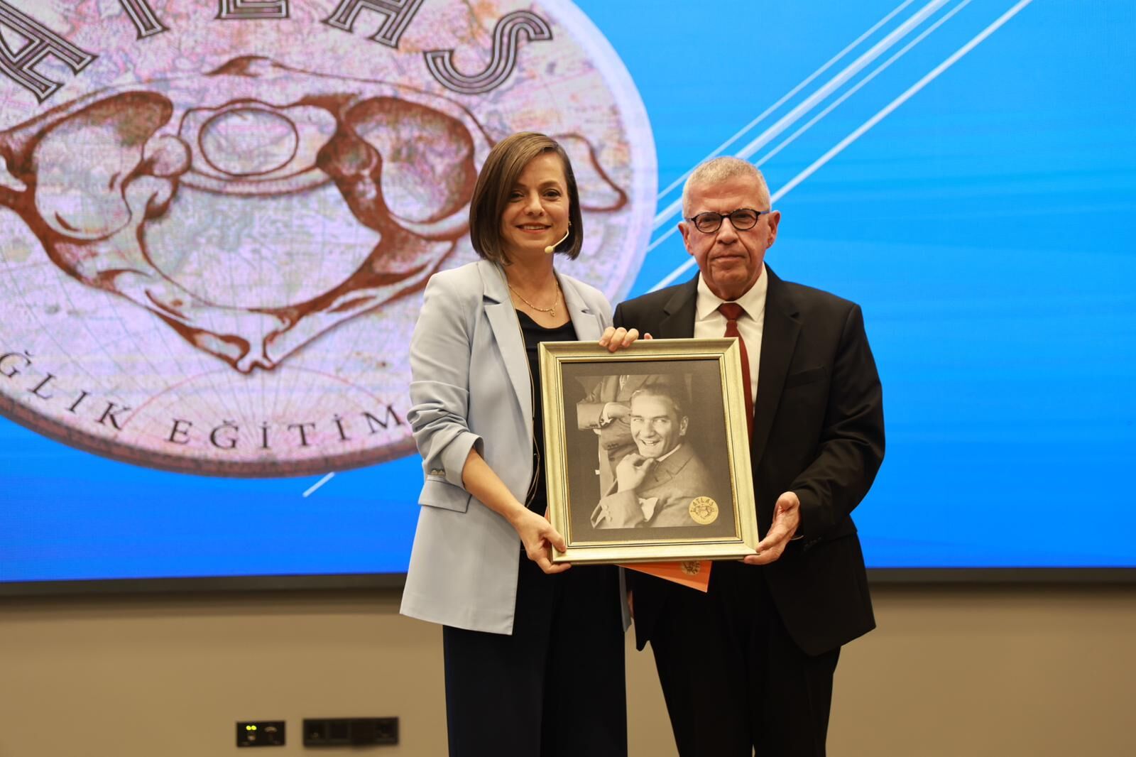 Seçkin katılımcılar ve anlamlı hediye