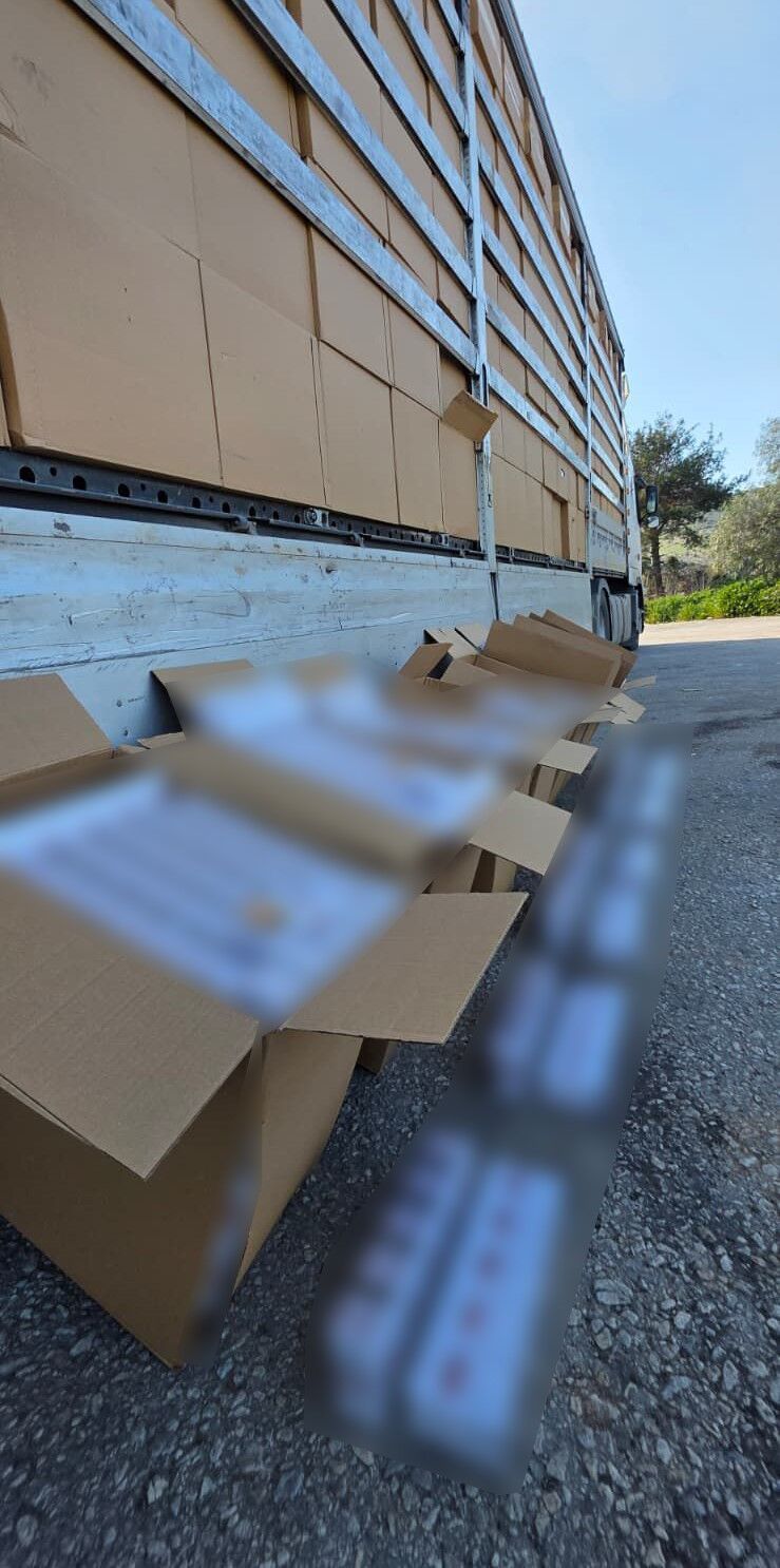 Yarım milyon paket sigara ele geçirildi