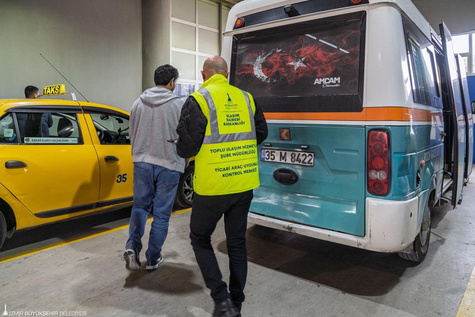 İzmir'de Taksi Ve Minibüs 2