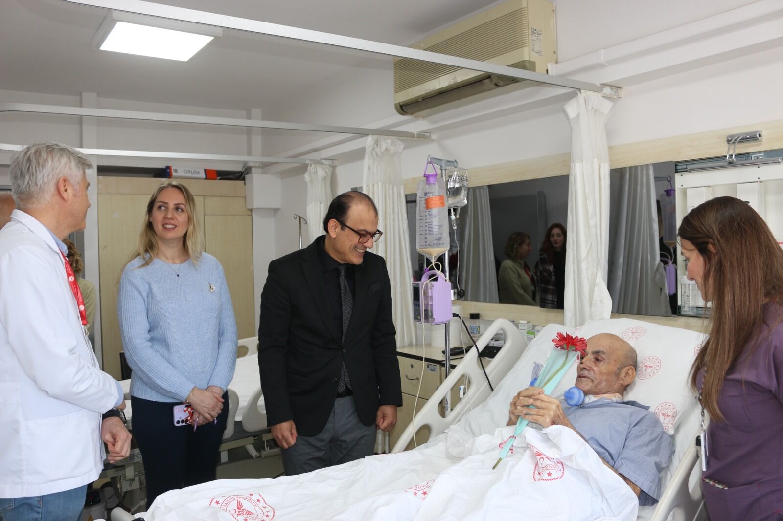 Başhekim ve sağlık ordusundan moral ziyareti