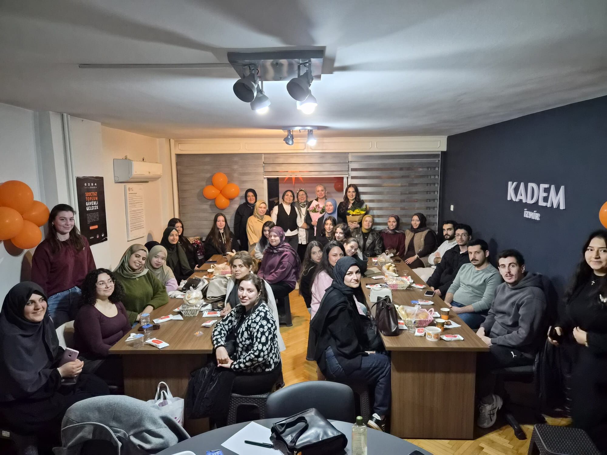 KADEM İzmir’de manevi buluşma: İftar sofrasında gönül birliği