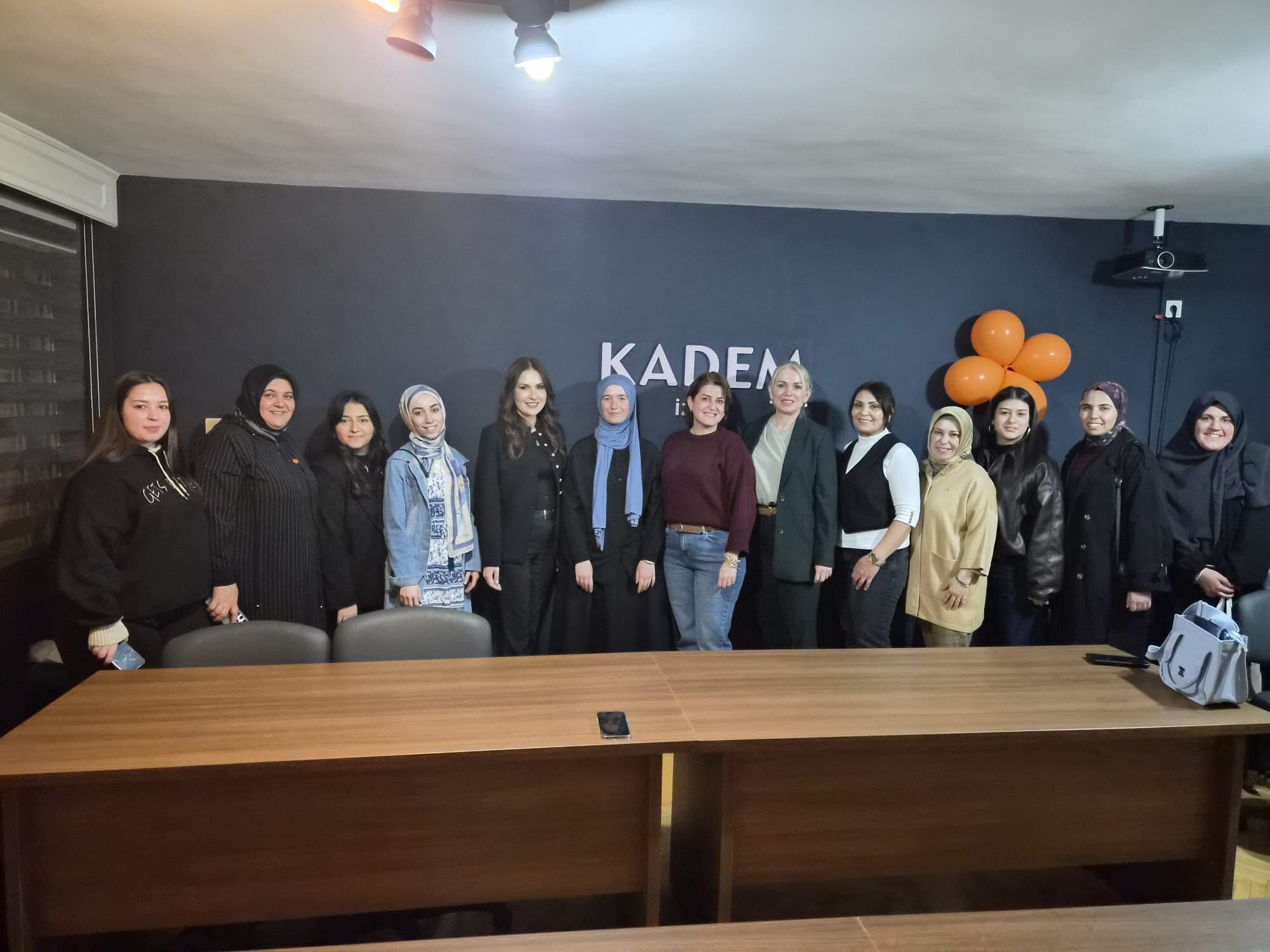 Temsilcilik görevinde yeni dönem: Bayrak teslim dildi