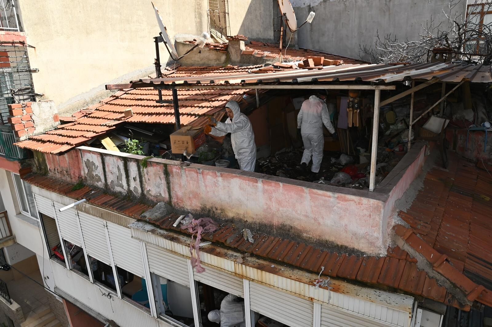 12 kamyon atık tahliye edildi