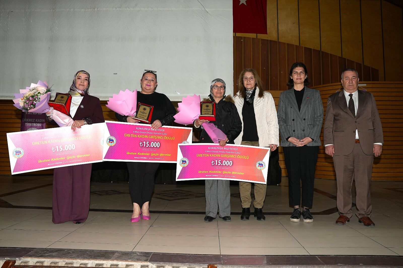 Girişimci kadınlar ödüllerle taçlandırıldı