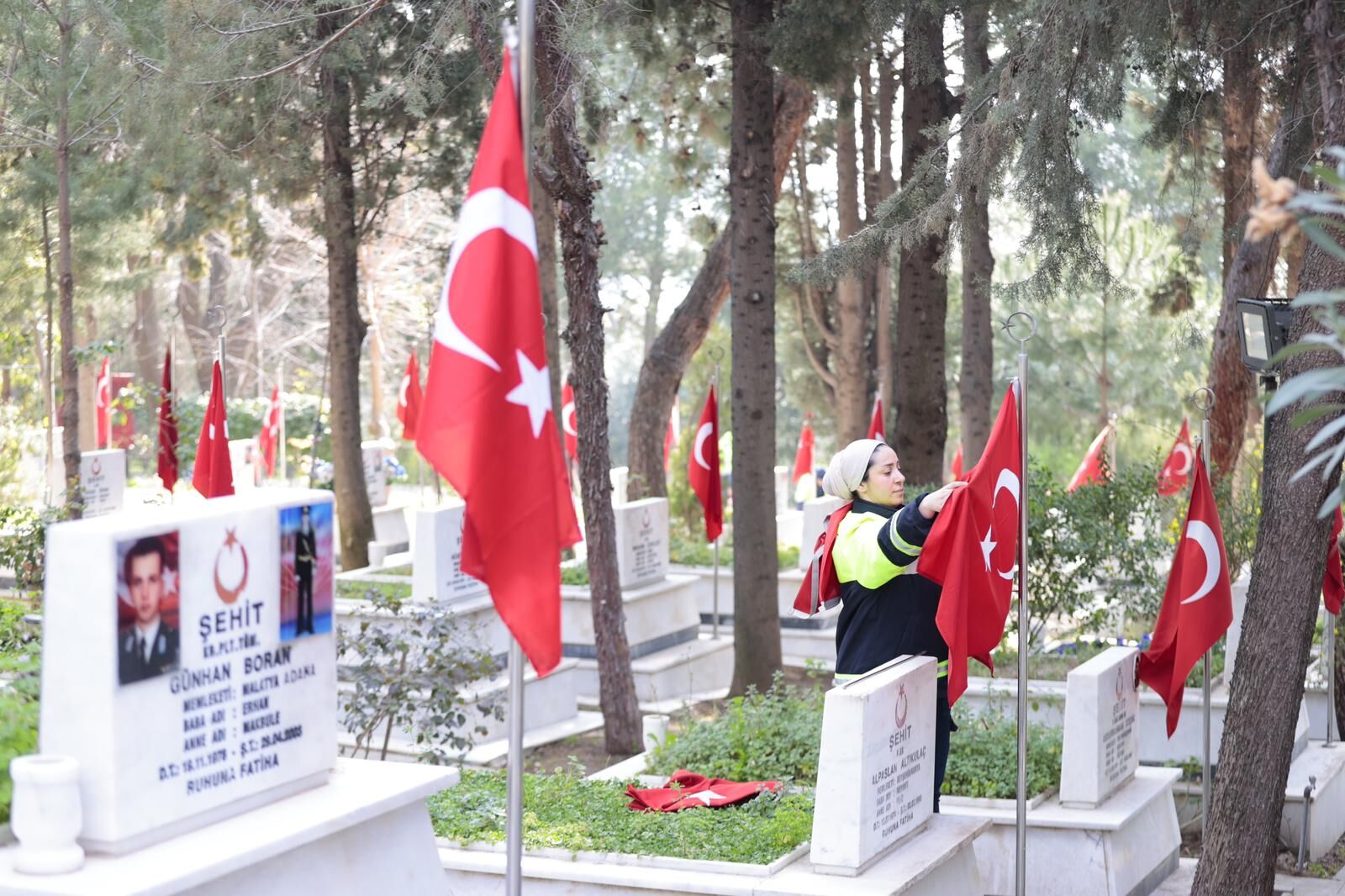 Konak Şehitlik Temizliği (3)