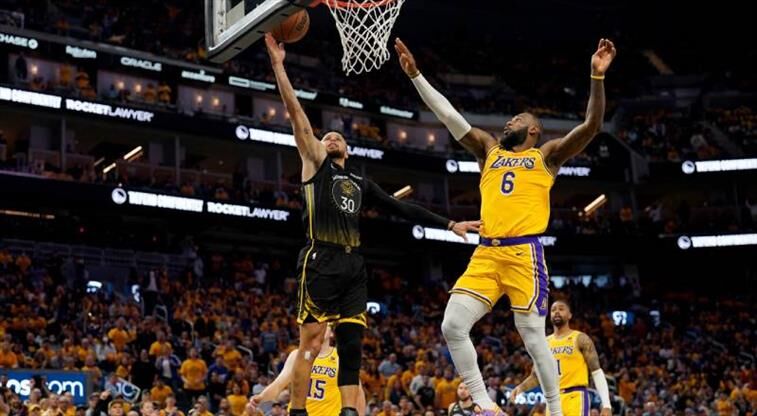 Lakers kazanmayı bildi