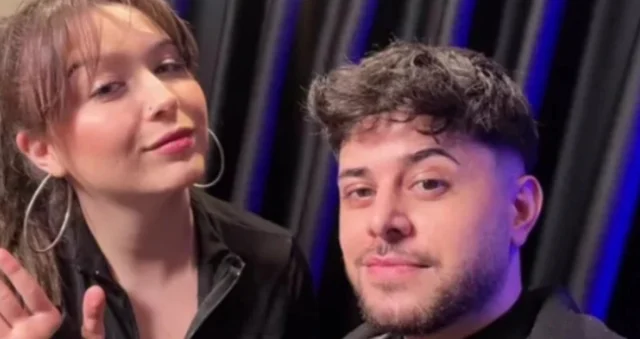 Metroda Nisanliyim Diyen Kiz K 115Af64894 9619 1 M