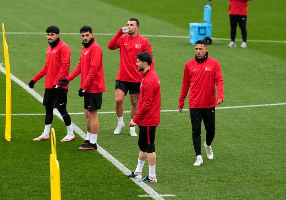 Milli Takım Play Off Finali Için Yağmur Çamur Dinlemiyor! (4)