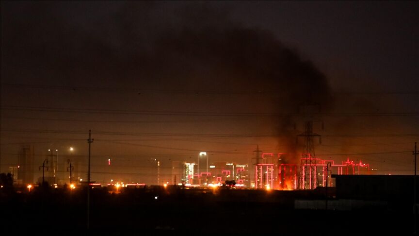 İran petrol tesisleri alevlere teslim