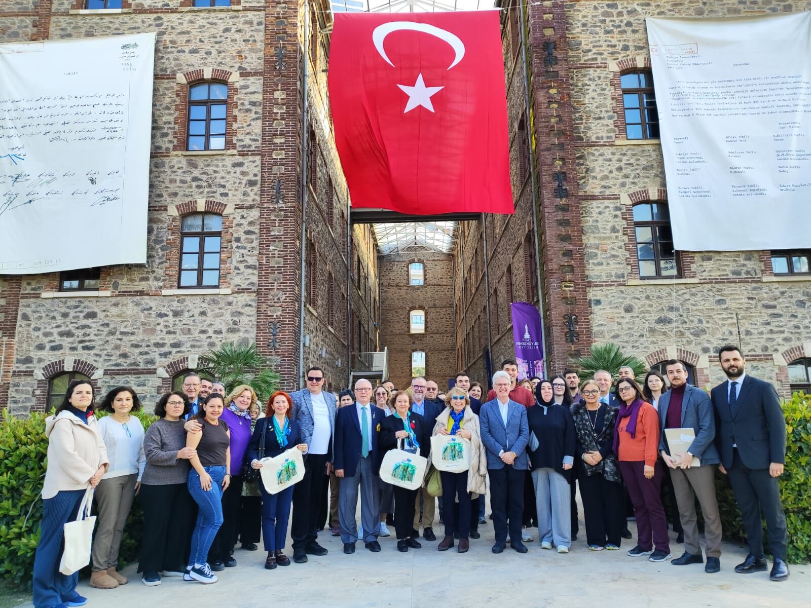 Altın iğne projesi ile kadın istihdamına küresel destek