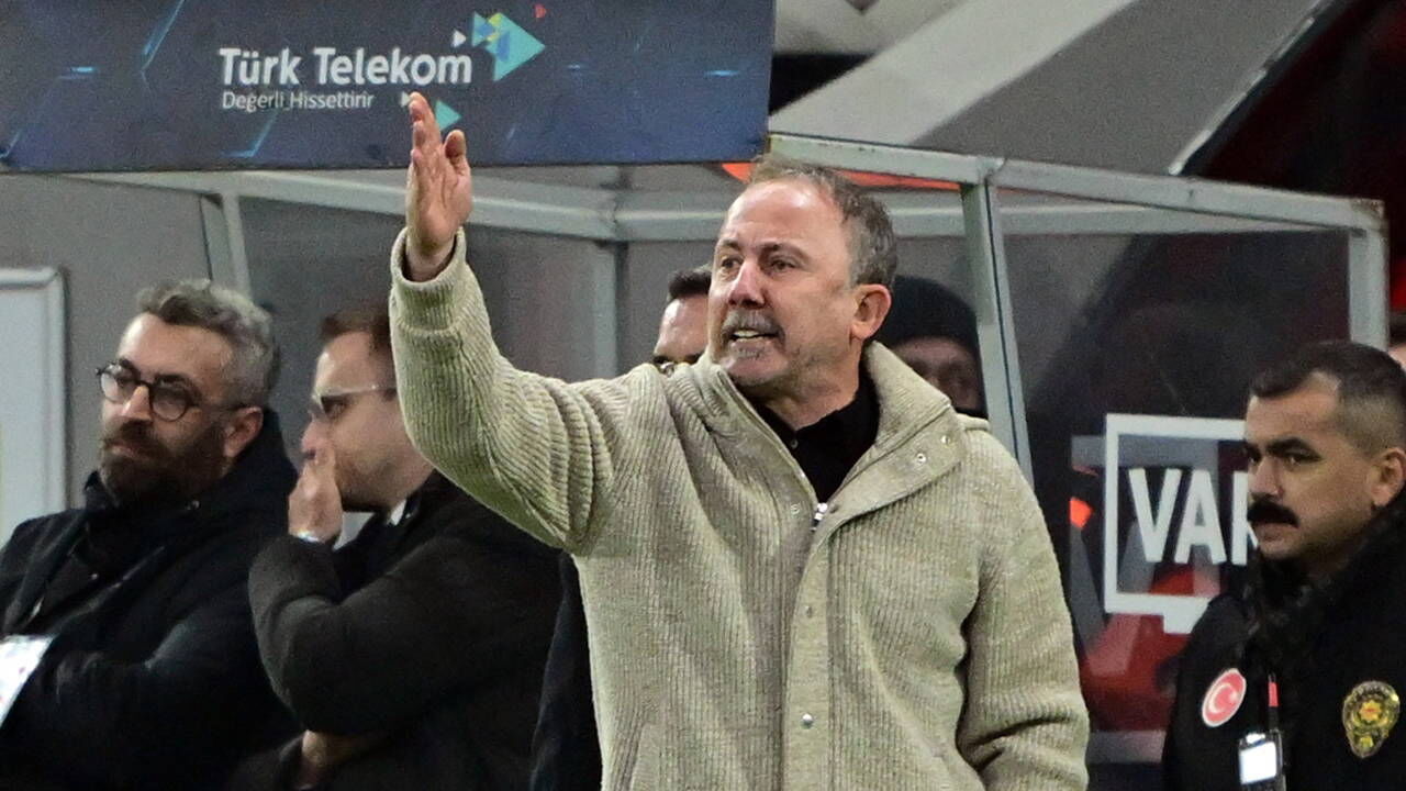Sergen Yalçın’dan Derbi Sonrası Hakem Ve Var Eleştirisi!